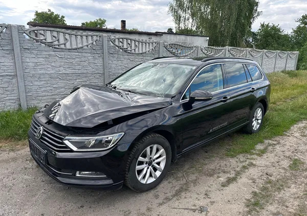 samochody osobowe Volkswagen Passat cena 24900 przebieg: 280000, rok produkcji 2015 z Choszczno